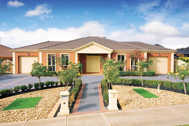 GRAND FAMILY HOME Picture 1