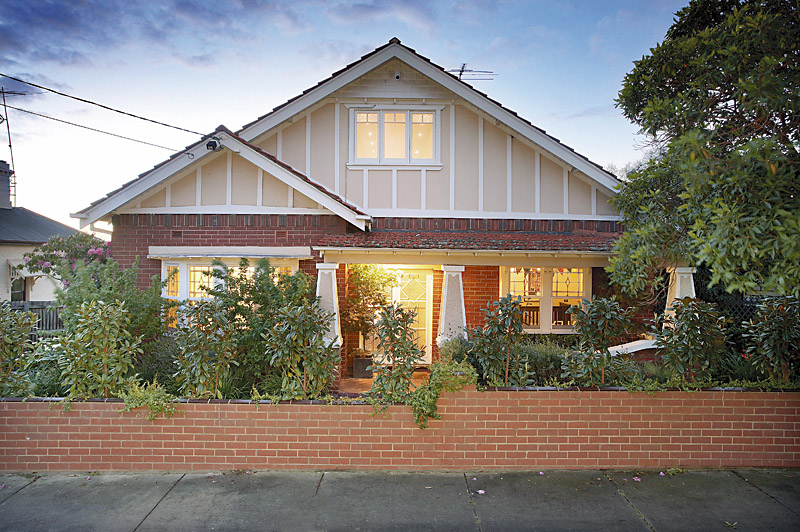 EVOCATIVE, INVITING FAMILY FLEXIBILITY Picture 1