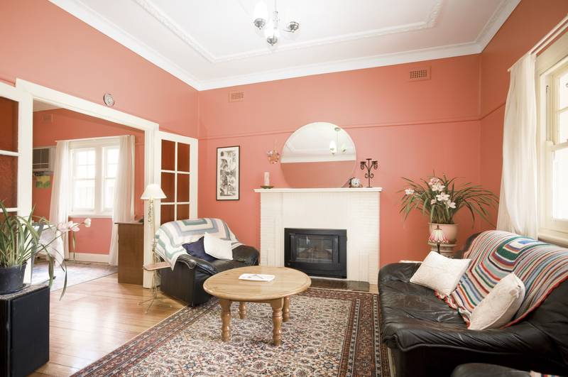 IDEALLY EQUIPPED FOR FIRST FAMILY HOME SUCCESS Picture 2