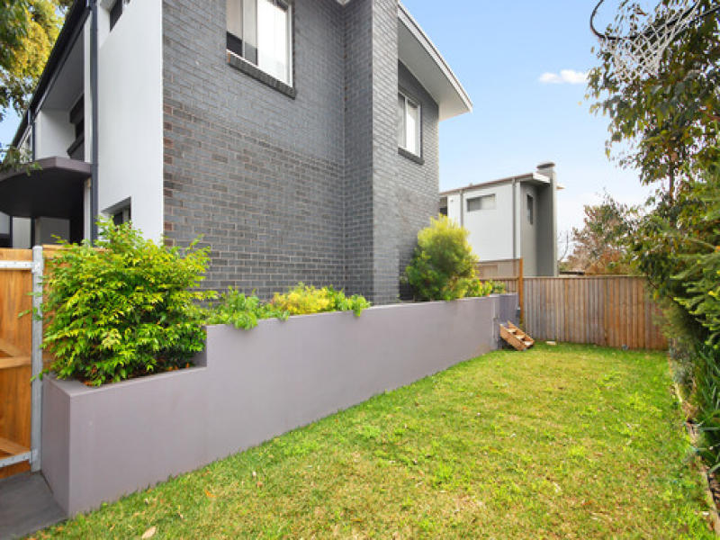 Reduced To Sell! - 2 bedroom + study, 2 parking, huge yard townhouse Picture 2