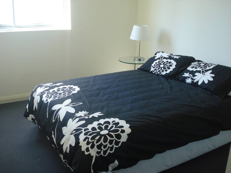 Deposit Taken! - 3 Bedroom Apartment with Tandem Carspace! Picture