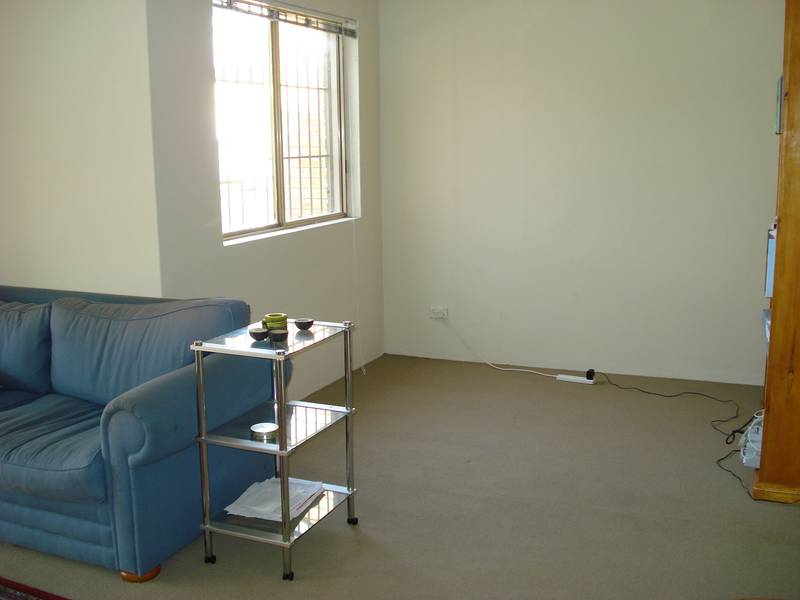DEPOSIT TAKEN - Split level 2 bedroom with parking in convenient spot. Picture 3