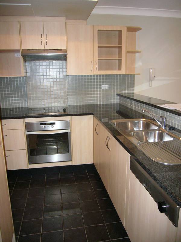 Under Contract - Split Level Unit in Convenient Location. Picture 3