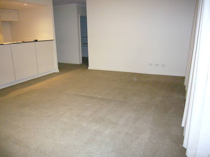 DEPOSIT TAKEN - Modern 2 br + study alcove apartment! Picture 2