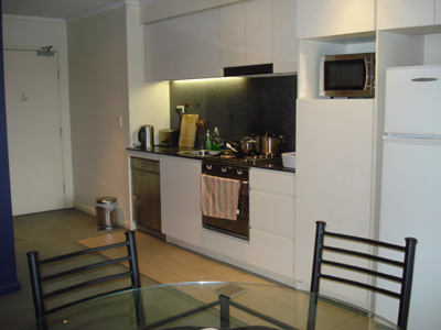 Fully furnished one bed & study rented at $500 per week. Picture 3