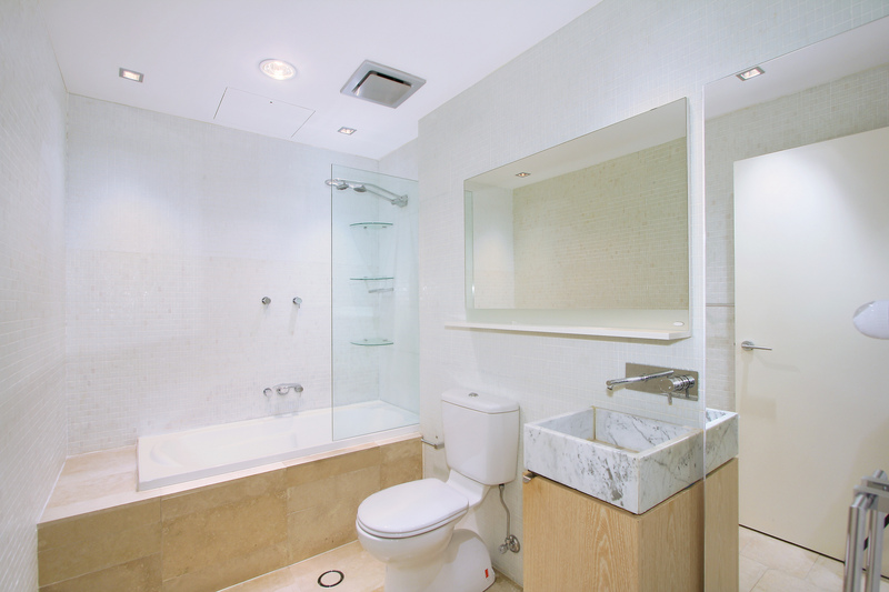 Stunningly transformed 1 bedroom apartment - Ideal city pad! Picture 3