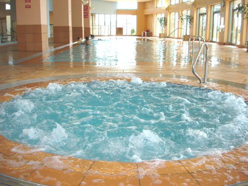 Huge 3 bedroom apartment with 2 parking in 