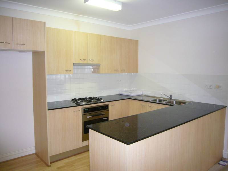 Modern One Bedroom Apartment with Security Carspace! Picture 2