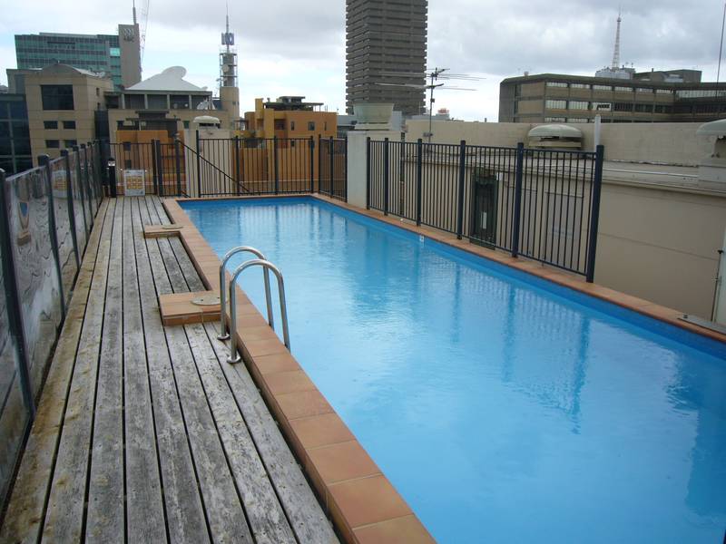 Modern One Bedroom Apartment with Security Carspace! Picture 1