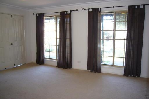 DEPOSIT TAKEN - Large 2 storey 4 br + study family home Picture 3