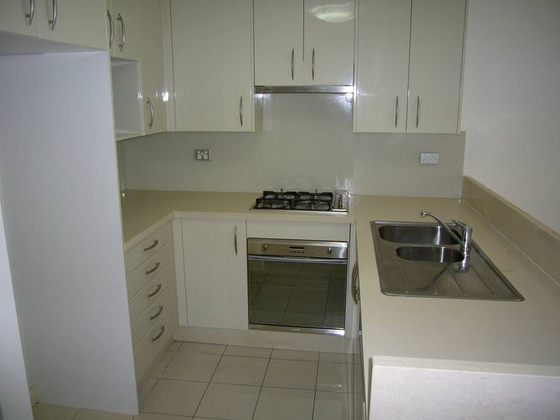 Massive One Bedroom with Winter Garden at World Tower!! Picture 3