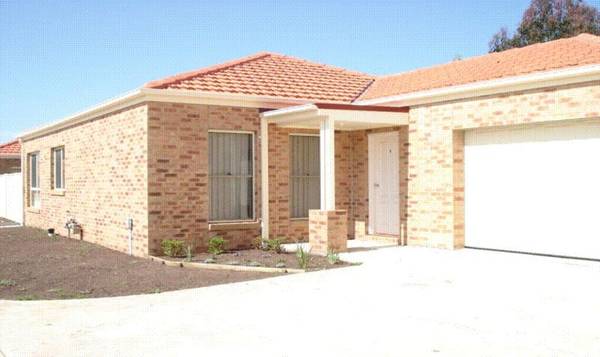 Townhouse Living Picture 1