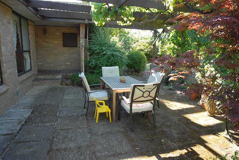 Beautiful Bush-Like Setting only Minutes to CBD Picture