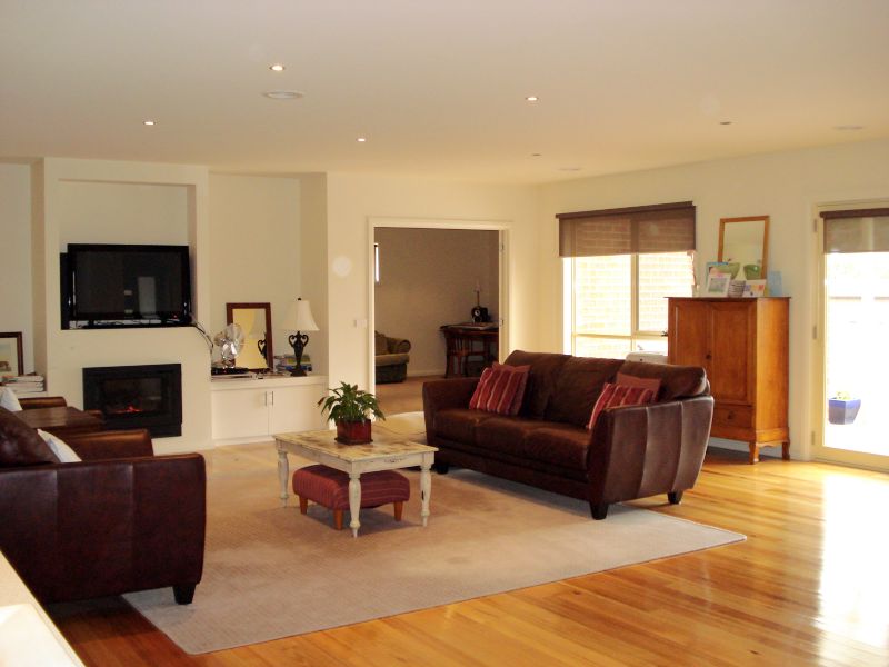 Blue Ribbon Location Amongst The Gums Picture 2