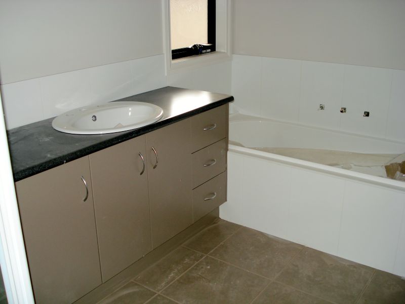 Brand new townhouse in conveniant Ballarat North - Ready to move in - with upto $36,500 worth of grants available - grea Picture 3