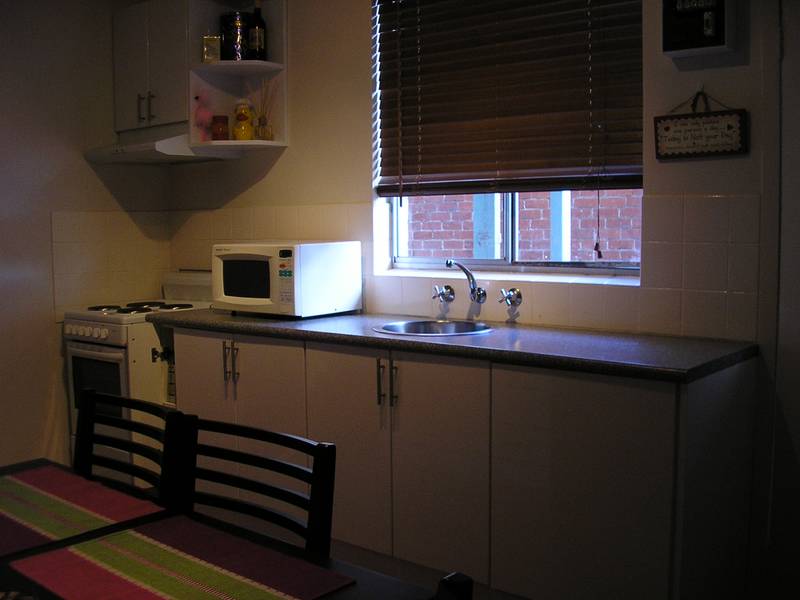 Low maintenance Central One Bedroom Unit Picture