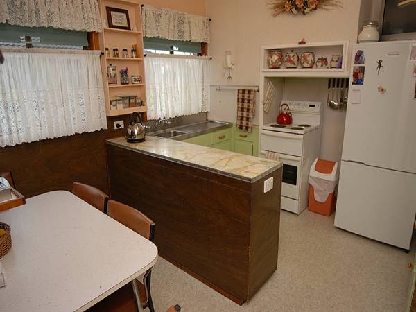 Low Maintenance with Large Garage / Workshop Picture