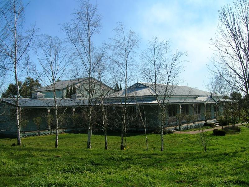 Open Living Space with Gallery - Situated on approximately 4.5 acres Picture 1