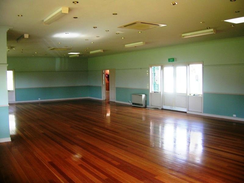 Open Living Space with Gallery - Situated on approximately 4.5 acres Picture 2