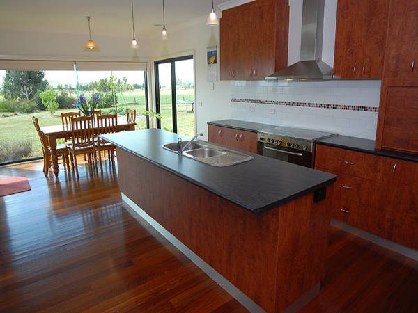 Picture Perfect Family Residence in Mount Rowan Picture