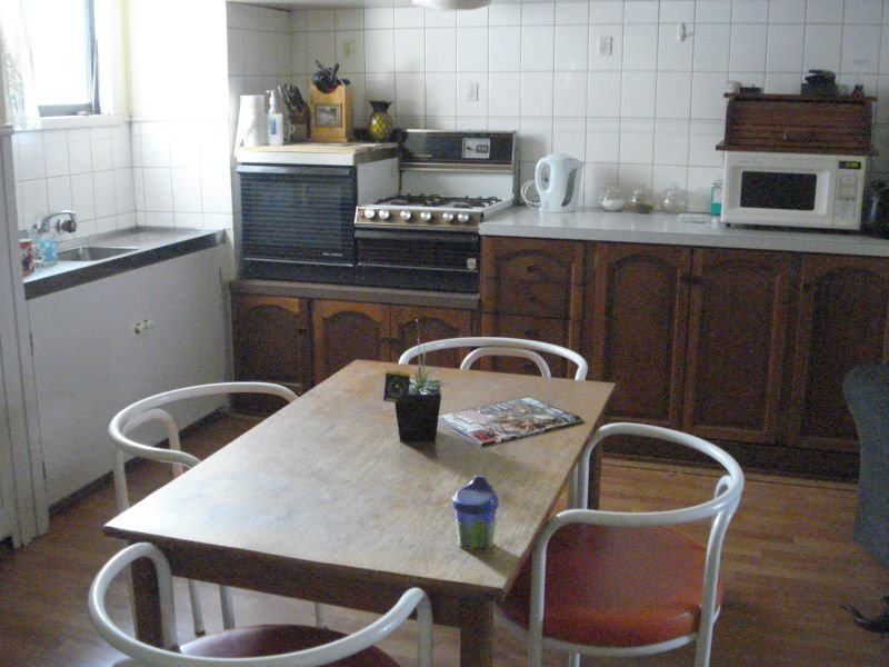 Quiet Location - Walking Distance to CBD Picture 2