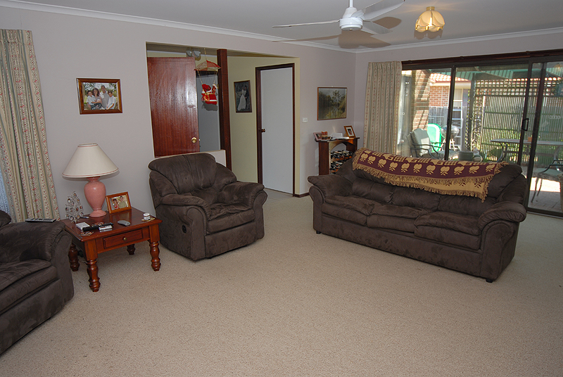 Bright and Spacious Family Home Picture 3