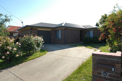 Bright and Spacious Family Home Picture