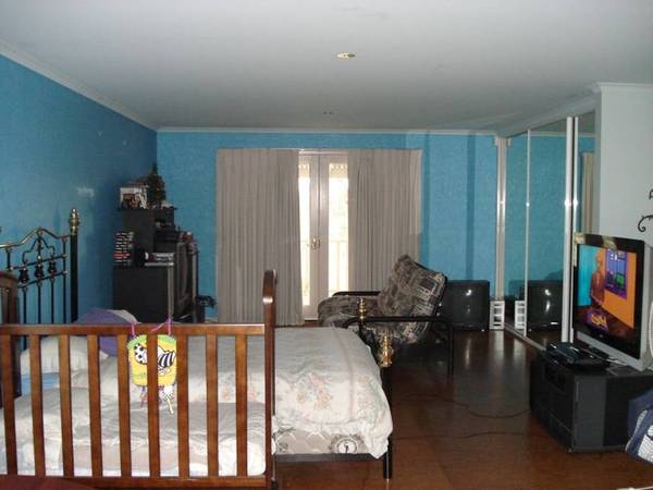 Large Three Bedroom Family Home Picture Large Three Bedroom Family Home Picture