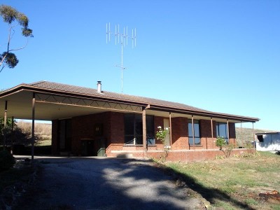 FAMILY HOME WITH GREAT SIZED YARD Picture