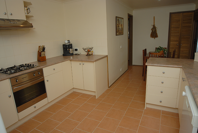 Lifestyle Oasis with Great Family Home Picture