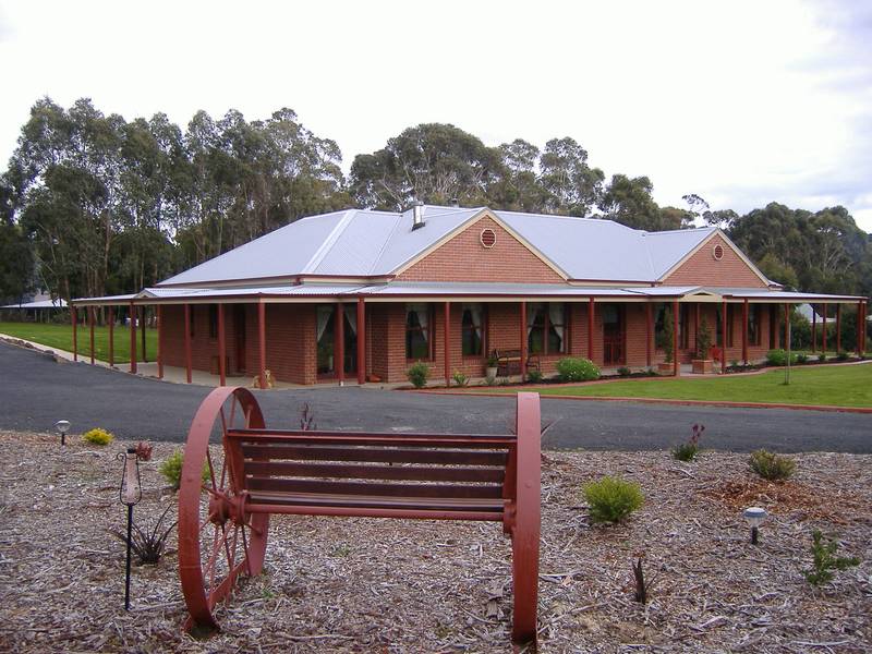 Simply Stunning Picture 1