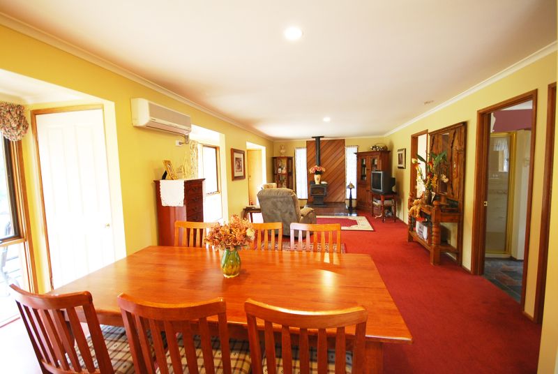 Stunning Rustic Charm on 1 ¾ Acres (Town Water) Picture