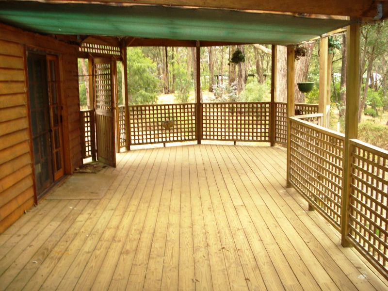 Beautiful Home in Harmony with Nature Picture 3