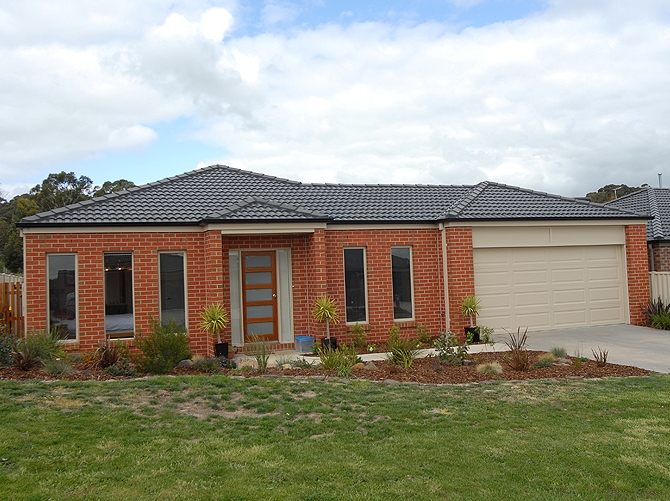 Modern Family Home Picture 1