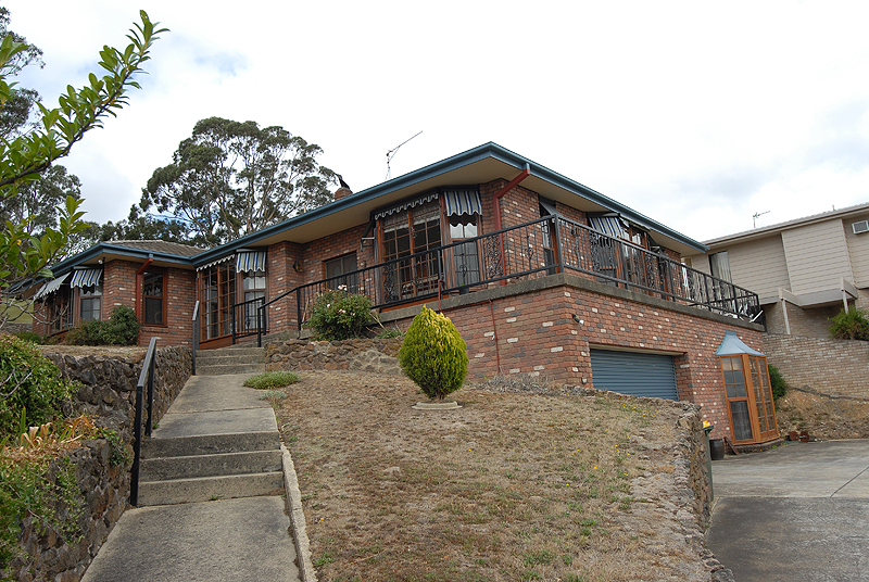 Unique Family Home on Magazine Hill with Stunning Views Picture 3