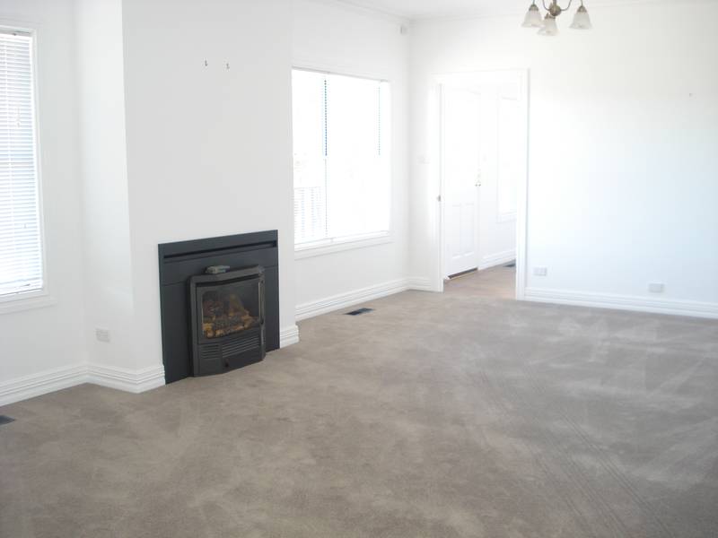 Large Family Home in Buninyong Picture