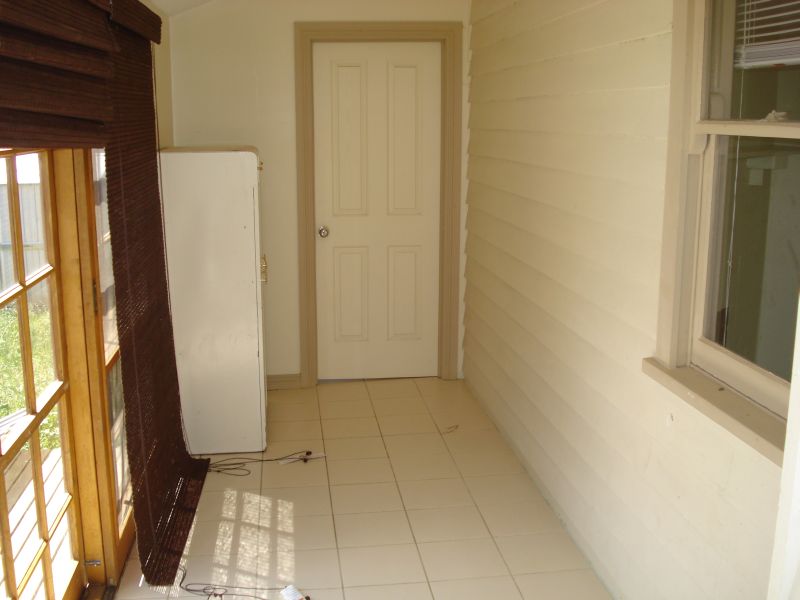 Great Home - Great Location Picture 3