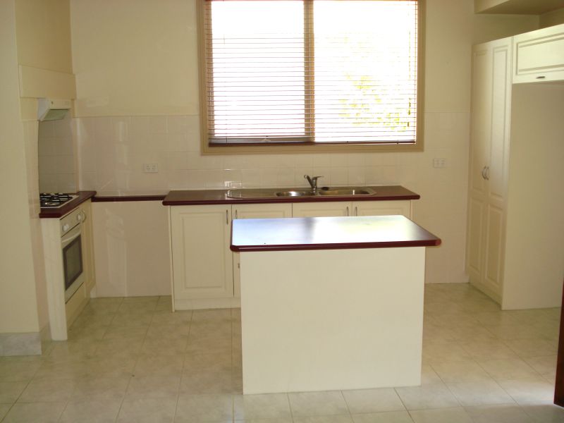 Great Home - Great Location Picture 2