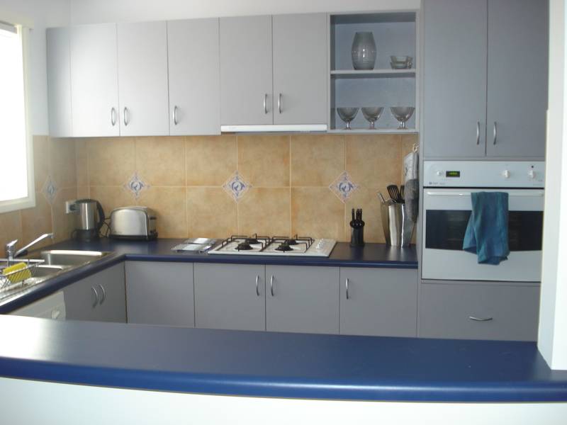 Modern and Imacculate Townhouse Picture 2