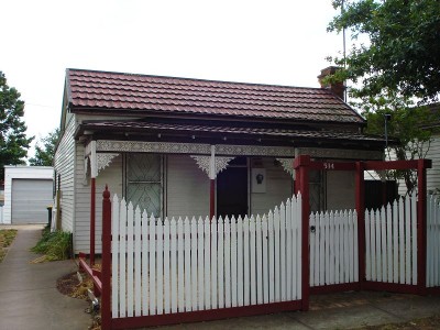 Three bedrooms - Two Living - Updated - Great Shedding Picture