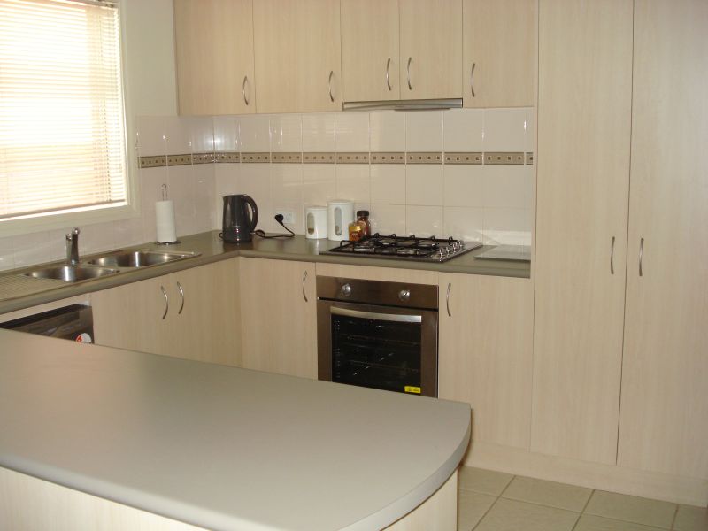 Modern Low Maintenance Home Close to Lake Esmond Picture 2