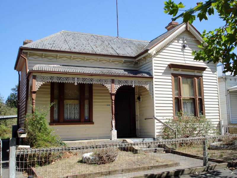 Potential Plus in Quiet Central South Location Picture 1