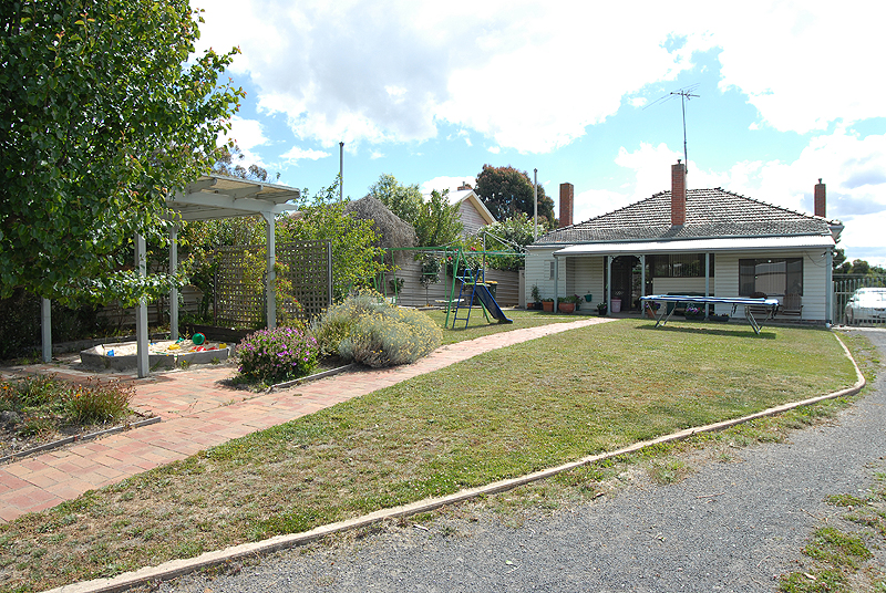 Three Bedrooms and a Huge Yard Picture