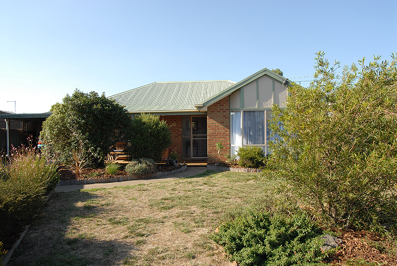 One for the Outdoor Enthusiast - Large Shedding and Great Outdoor Entertainment Area Picture