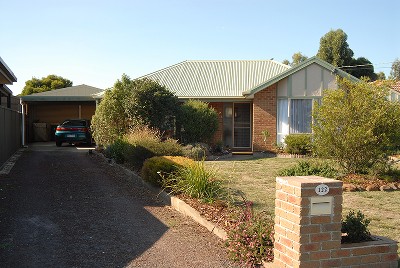 One for the Outdoor Enthusiast - Large Shedding and Great Outdoor Entertainment Area Picture