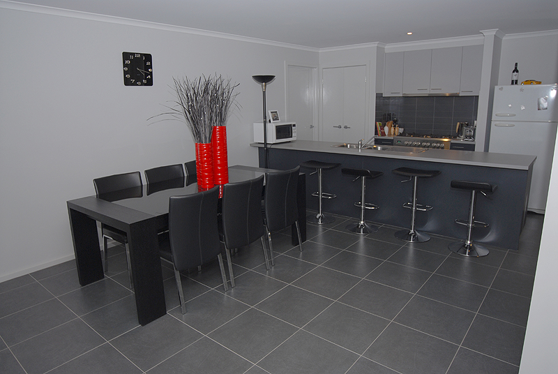 A Contemporary Style 3 or 4 Bedroom Home in Canadian Picture 2