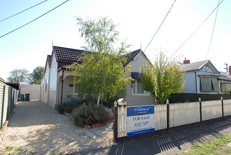 A Home That Has Been Loved for its Style, Comfort and Central Position Picture 1