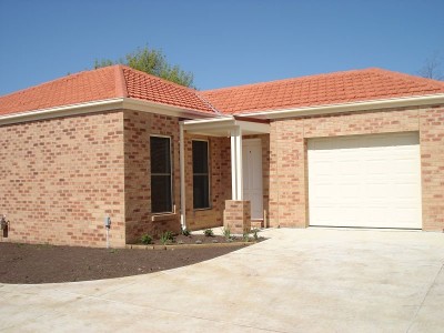 AS NEW TOWNHOUSE IN GREAT LOCATION Picture