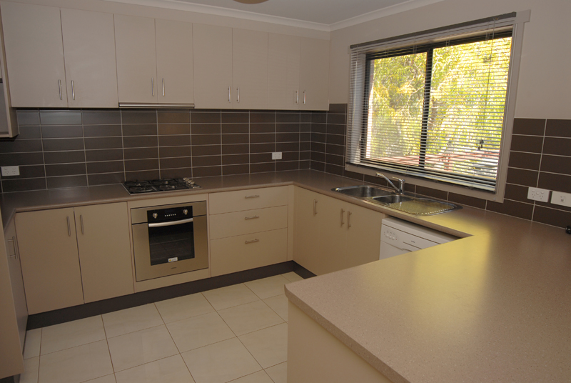 Modern Home In a Quiet Established Area - Why Build, As New. Picture 2