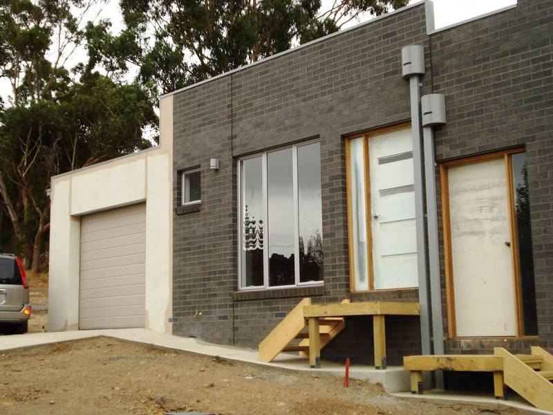 Three Bedroom Modern Home in Buninyong Picture 1